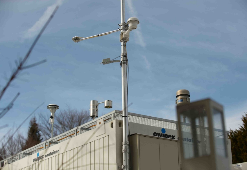 Mit solchen Stationen wird die Luftqualit&auml;t kontinuierlich gemessen. Quelle: Ostluft, Foto Theo Stalder